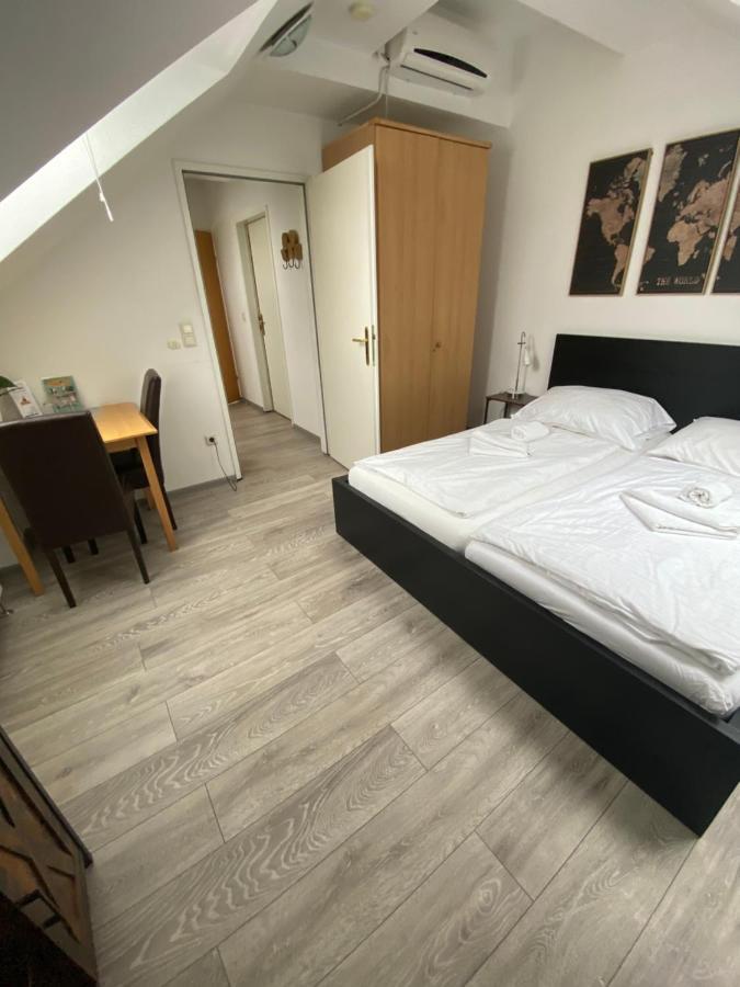 Pension Lizzi Vienna Exterior photo