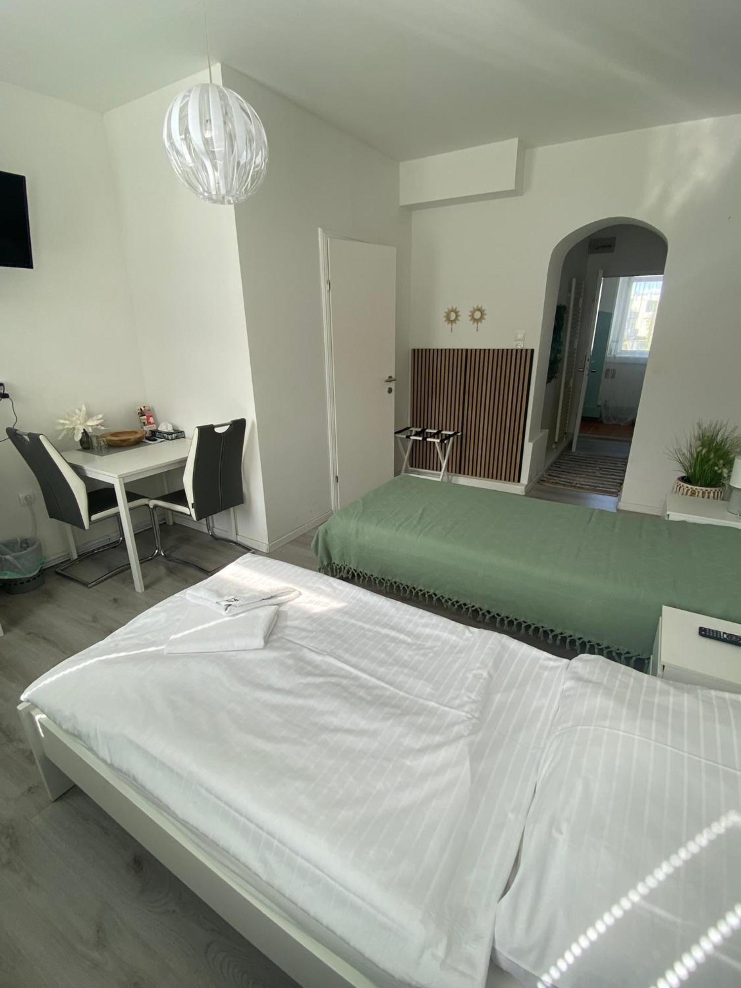 Pension Lizzi Vienna Exterior photo