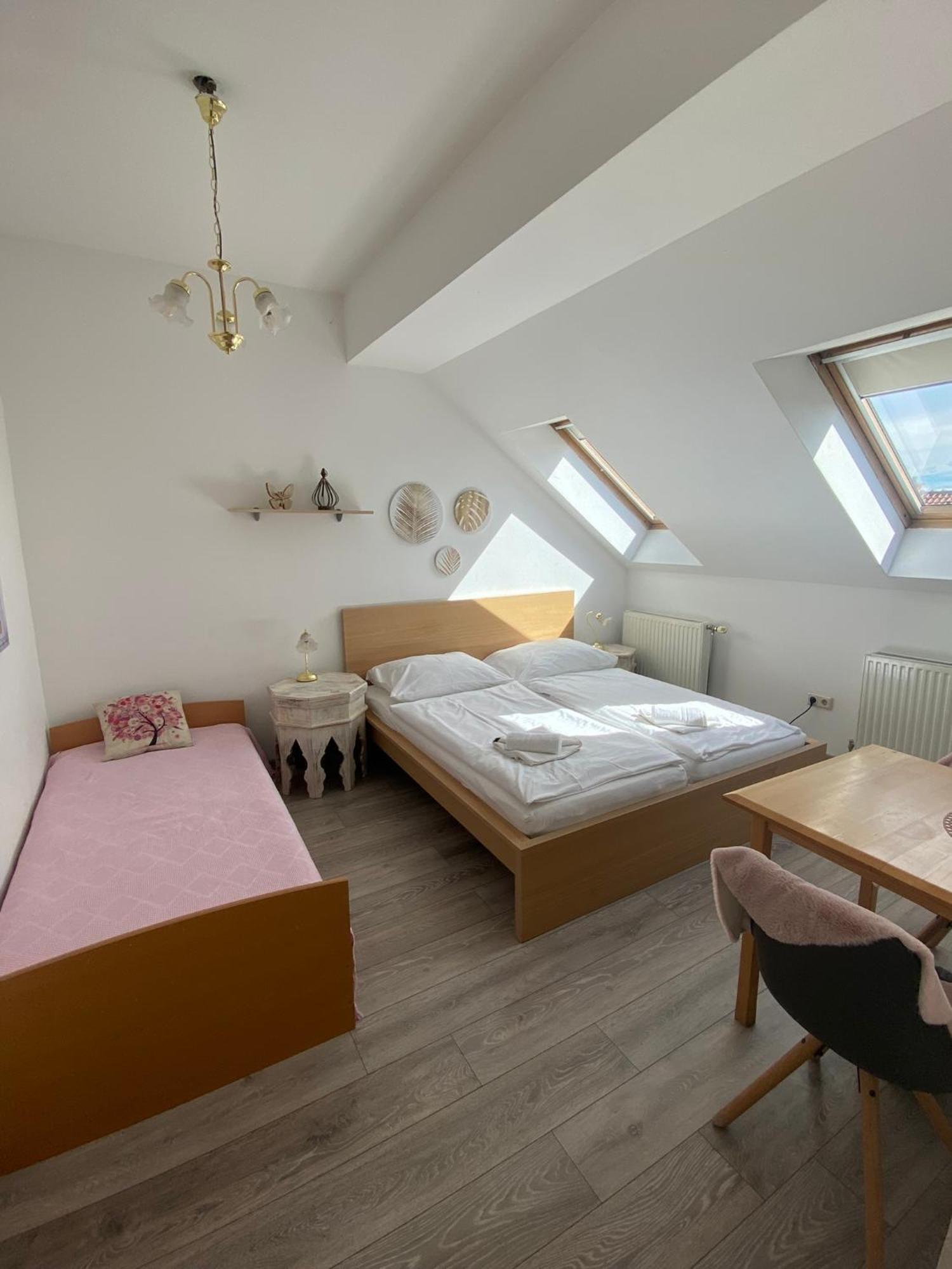 Pension Lizzi Vienna Exterior photo